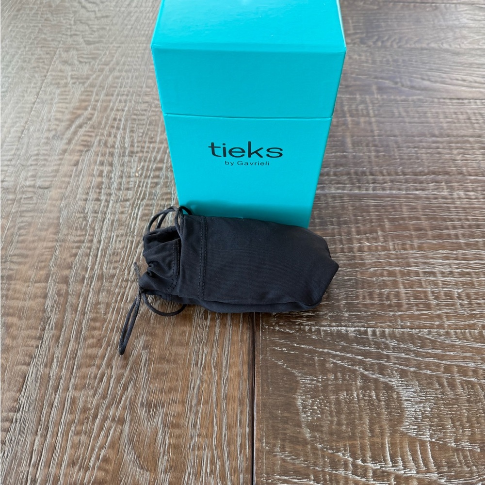 New Tieks Taupe Ballet Flats - Picture 4 of 5